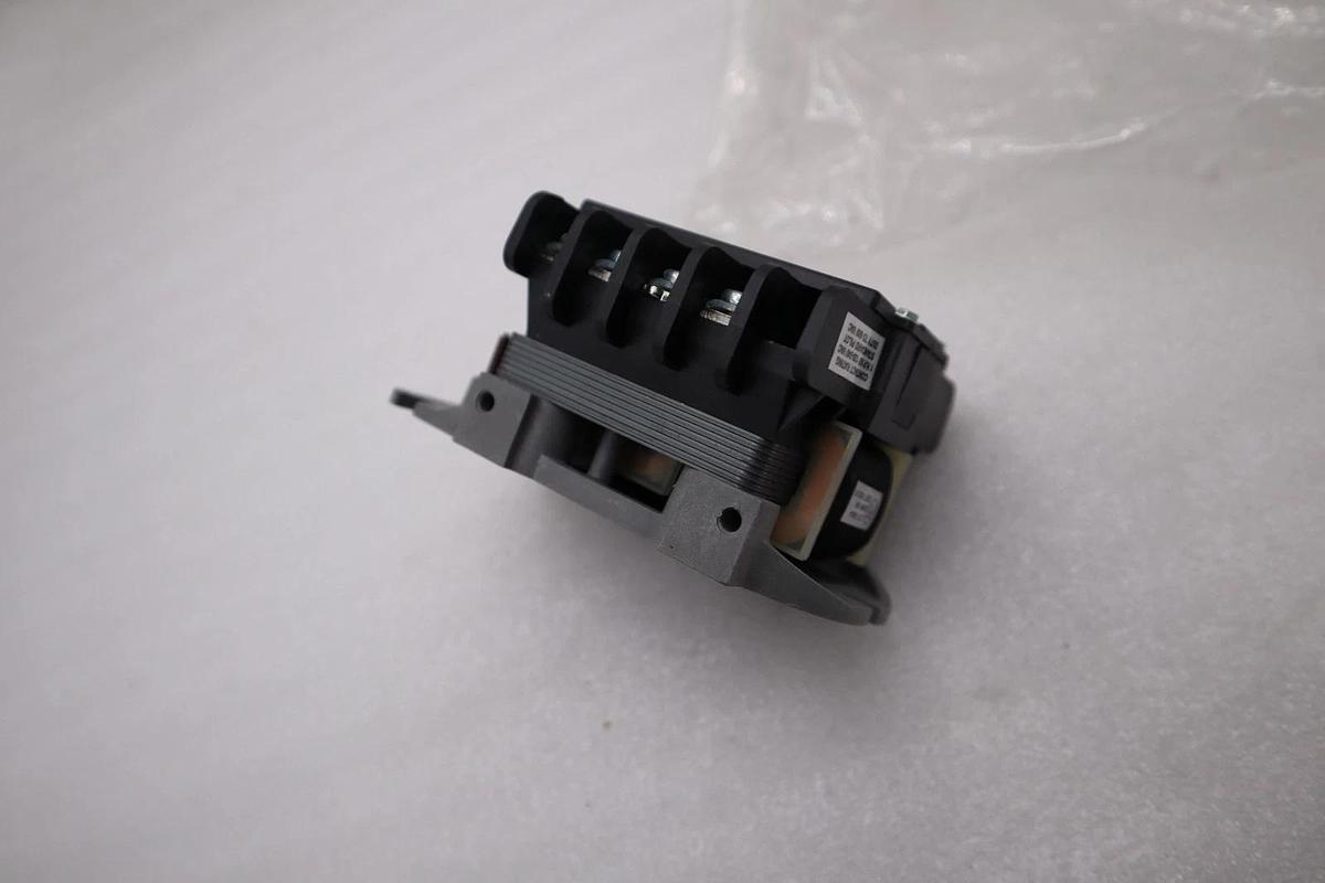 NEW MagneTek 1500-D-L1-S7 120 50/60Hz 220 VOLTS STOCK H894A