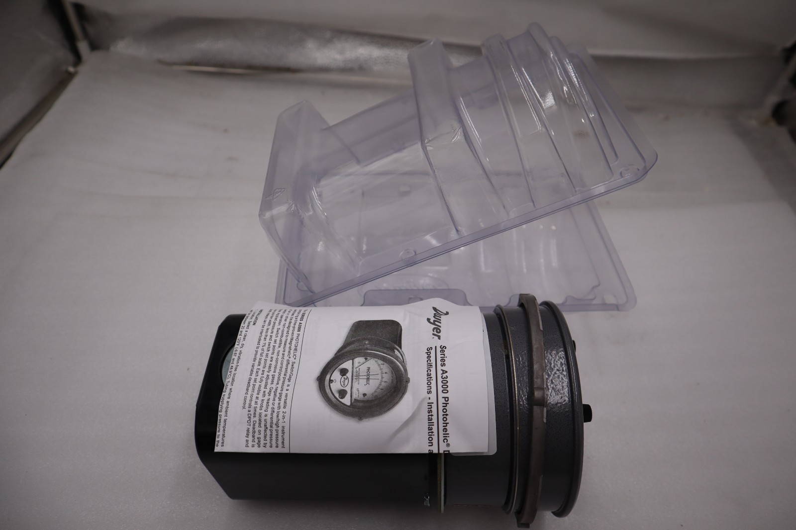 DWYER A3015-LT / A3015LT (NEW IN BOX) STOCK H1222
