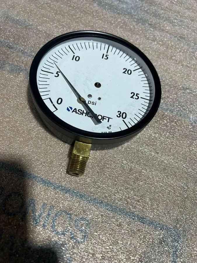 ASHCROFT 45W1000H02L-30 / 0-30 PSI PRESSURE GAUGE 4.5” FACE /1/4 NPT STK L707CC