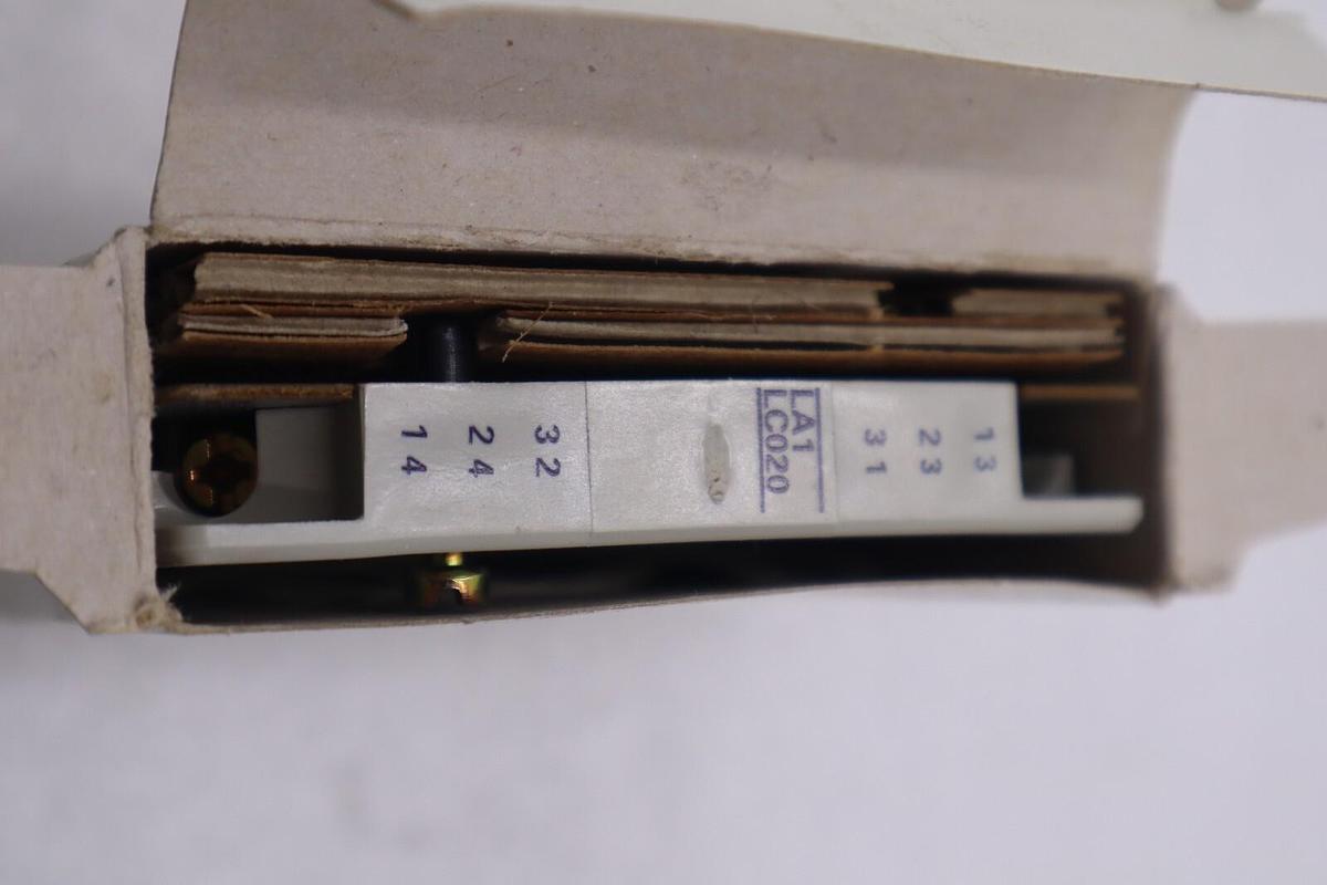 Used NEW OPEN BOX TELEMECANIQUE LA1 LC020 CONTACTS AUXILLIARIES STOCK L-441-C
