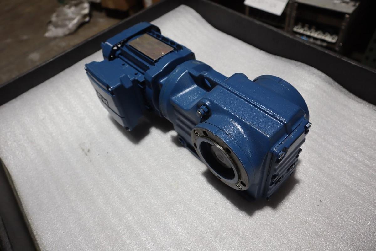 Used SEW EURODRIVE KAZ37 DRN71MS4 / KAZ37DRN71MS4 - NEW NO BOX - STOCK SGF71