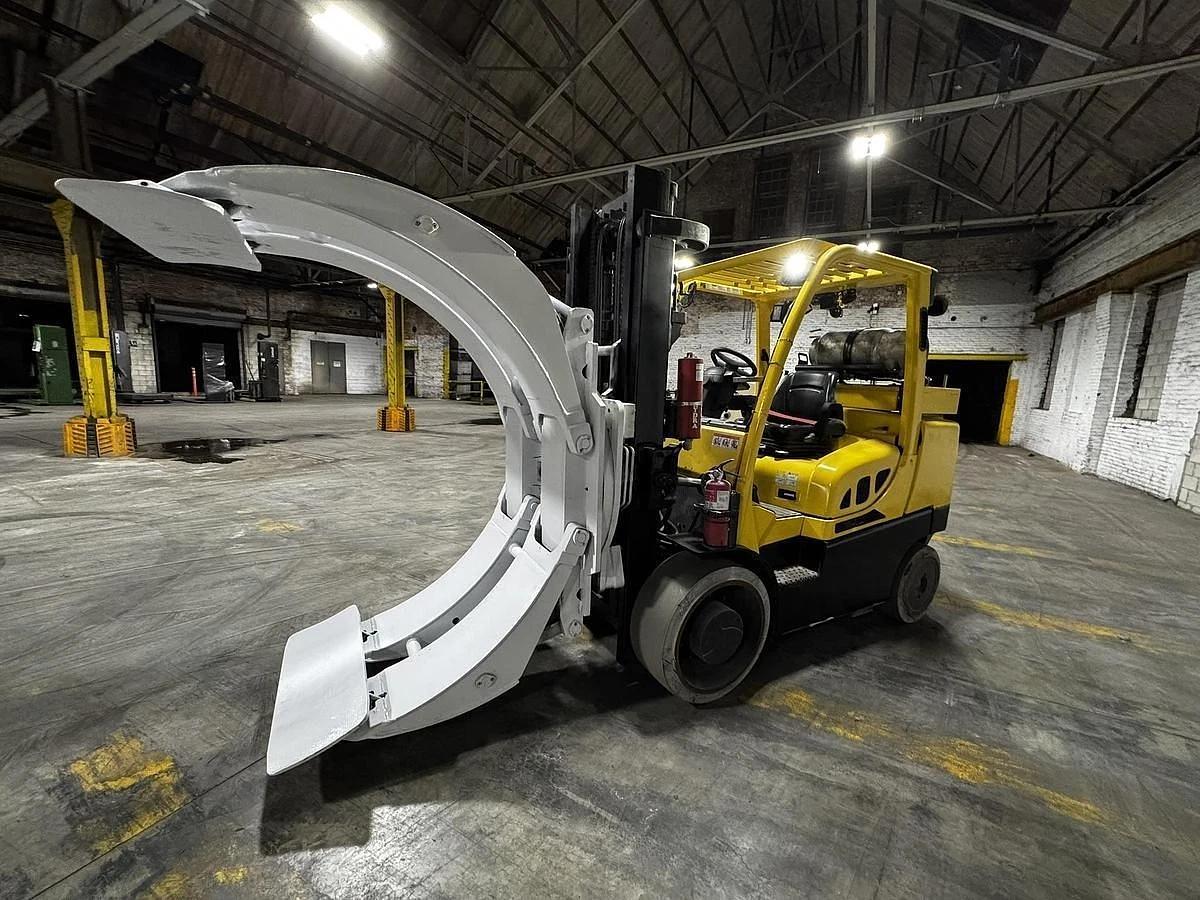 Used 15,500LB. HYSTER MDL S155FT WITH 84" CASCADE EXTRA HEAVY CASCADE PAPER CLAMP