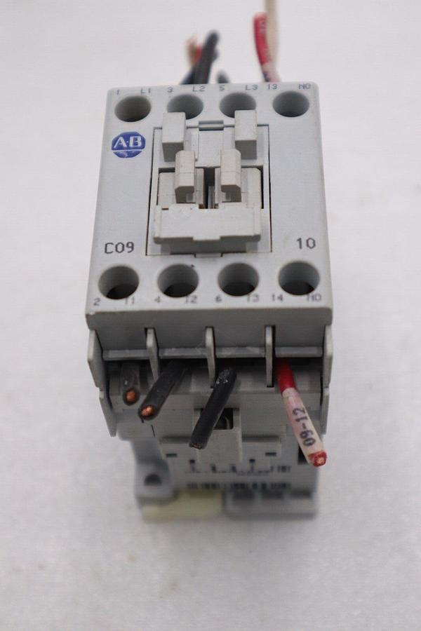 Used ALLEN BRADLEY 100-C09*10 SER A CONTACTOR AB STOCK K-447-A