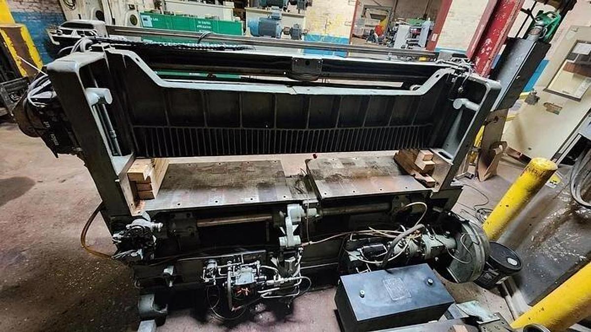 Used 84" WIDE HARRIS SEYBOLD CJH-S GUILLOTINE CUTTER