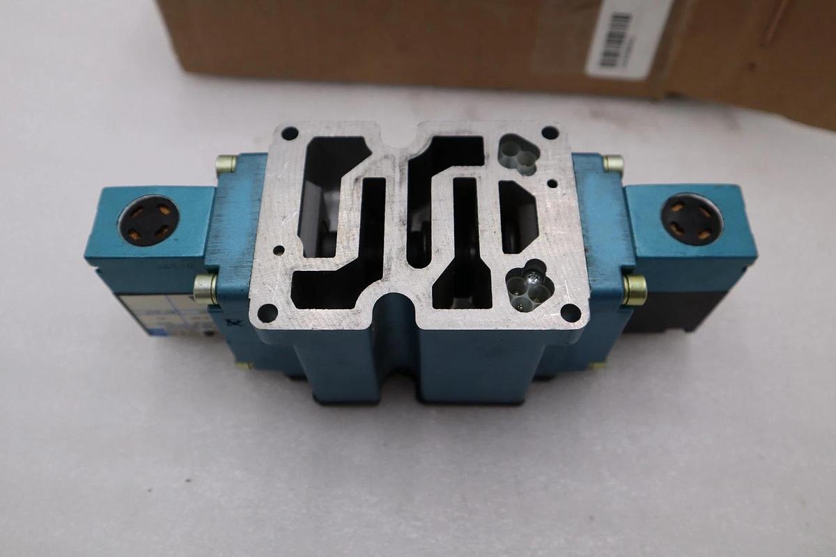MAC VALVES INC 6523B-000-PM-501DA / 6523B000PM501DA NEW UNIT STOCK H822A