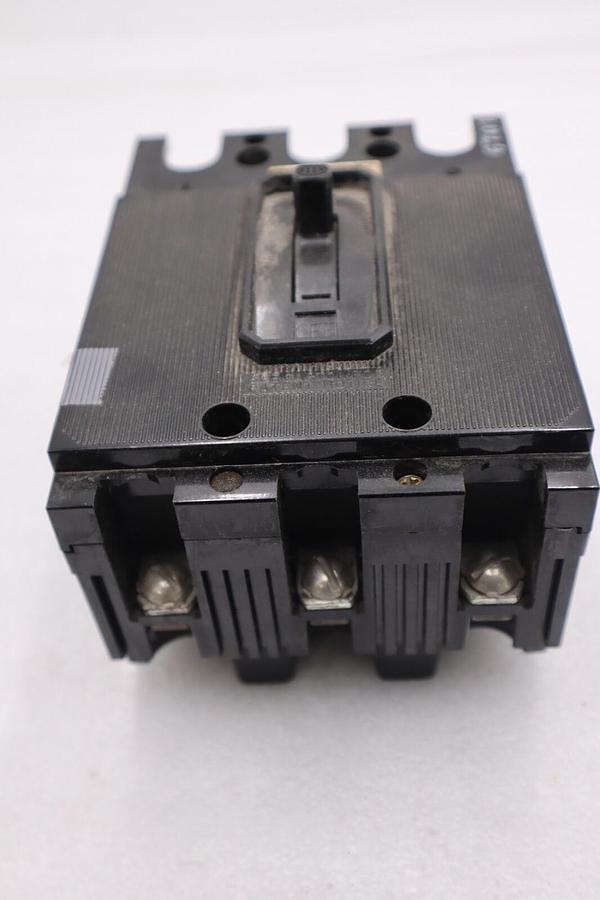 Used ITE EE3-B020 3 POLE 20 AMP 240VAC TYPE EE3 Circuit Breaker STOCK B-622