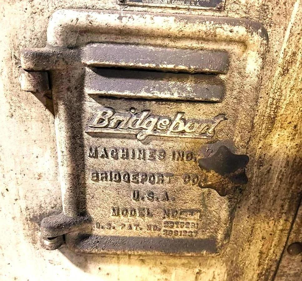 Used BRIDGEPORT VERTICAL MILLING MACHINE WITH ACU-RITE II DIGITAL READOUT