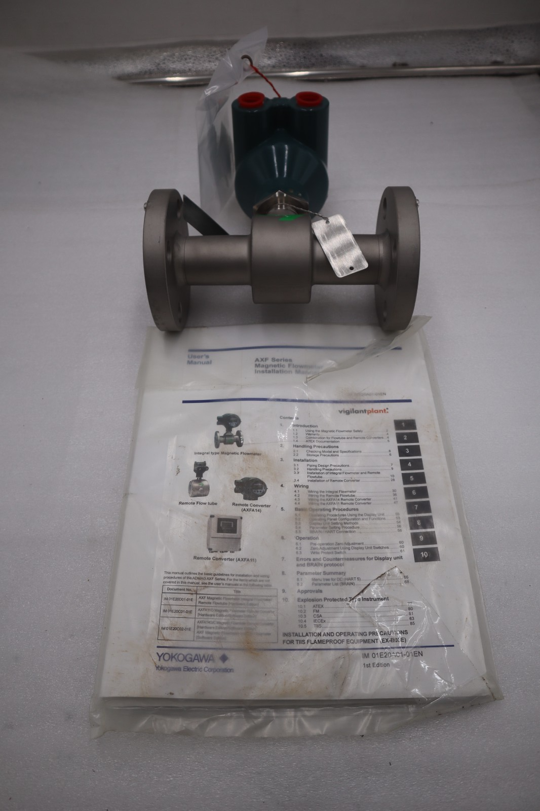 Used NEW YOKOGAWA AXF025C-NNAL1L-BA11-2NB/FF1/SCT MAGNETIC FLOWMETER STOCK G539A