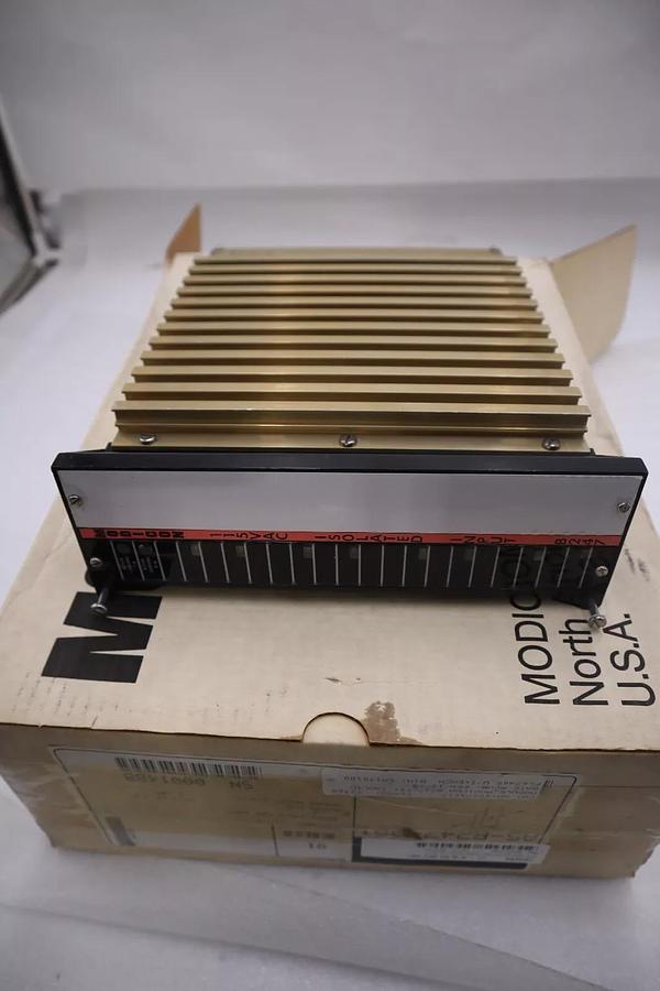 NEW IN BOX Modicon B247 AS-B247-001 115V Input Module STOCK G221
