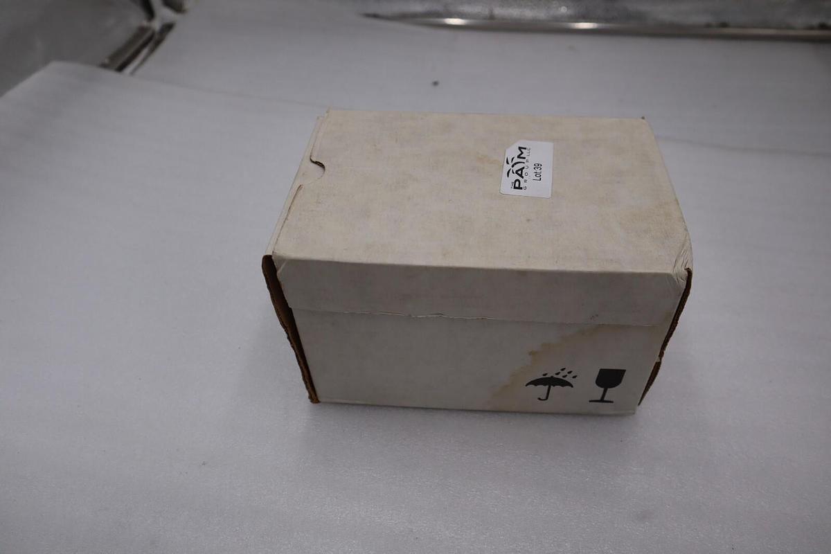 EATON CUTLER HAMMER HMCP015E0CA01 (BRAND NEW) BREAKER WESTINGHOUSE STOCK 1825B