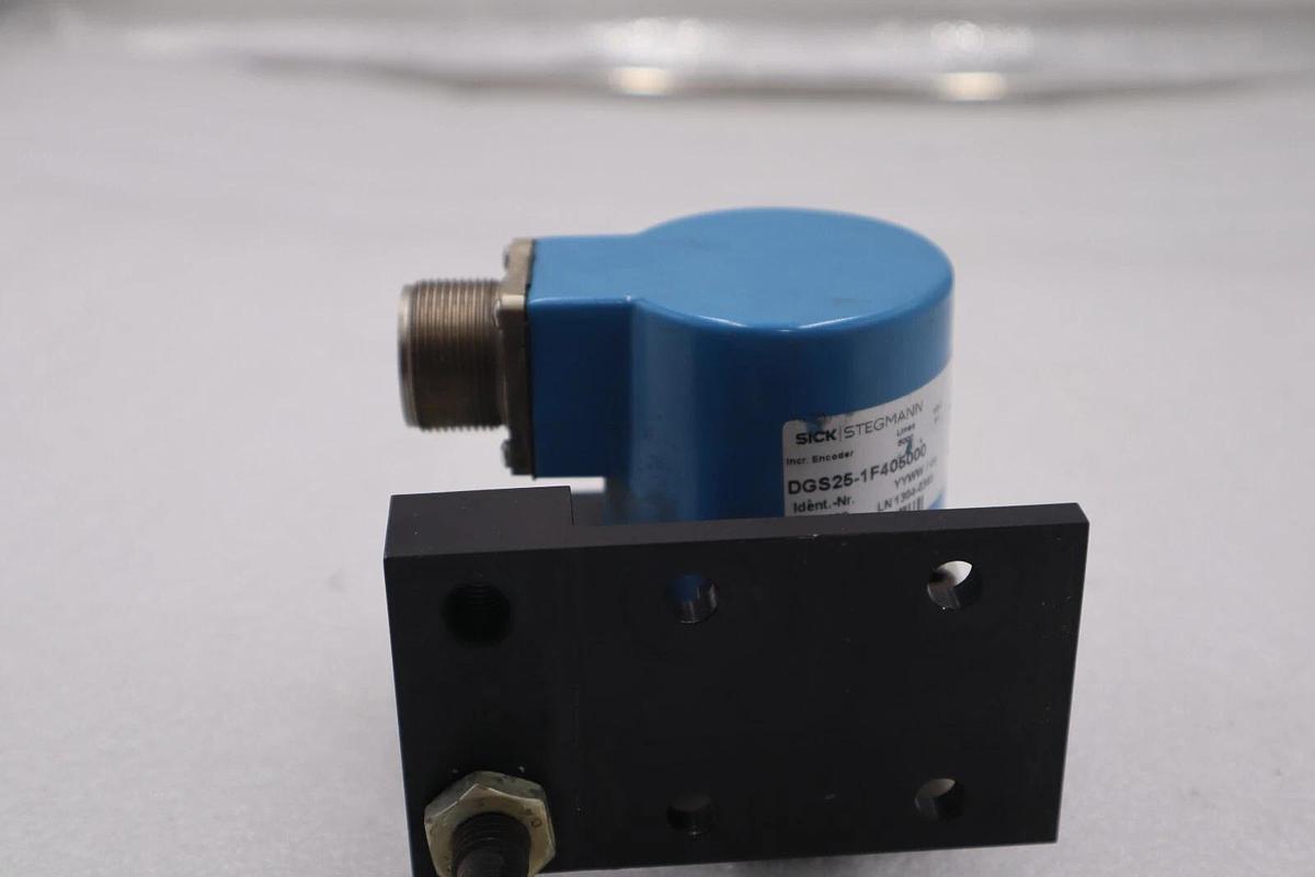 SICK STEGMANN DGS25-1F405000 INCREMENTAL ENCODER STOCK #K-1035A