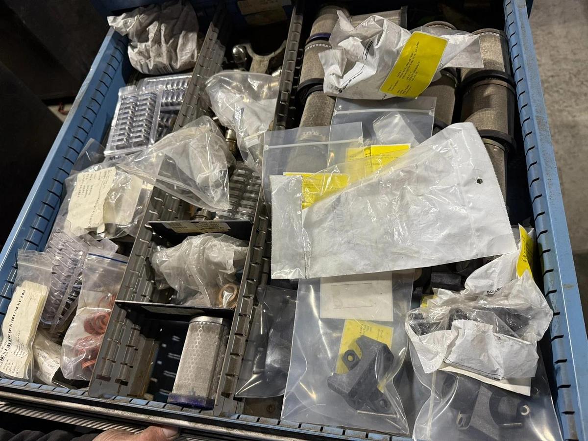 Used LYON 11 DRAWER CABINET MSS II SAFETYLINK 30"X28"X60" (NO CONTENTS)