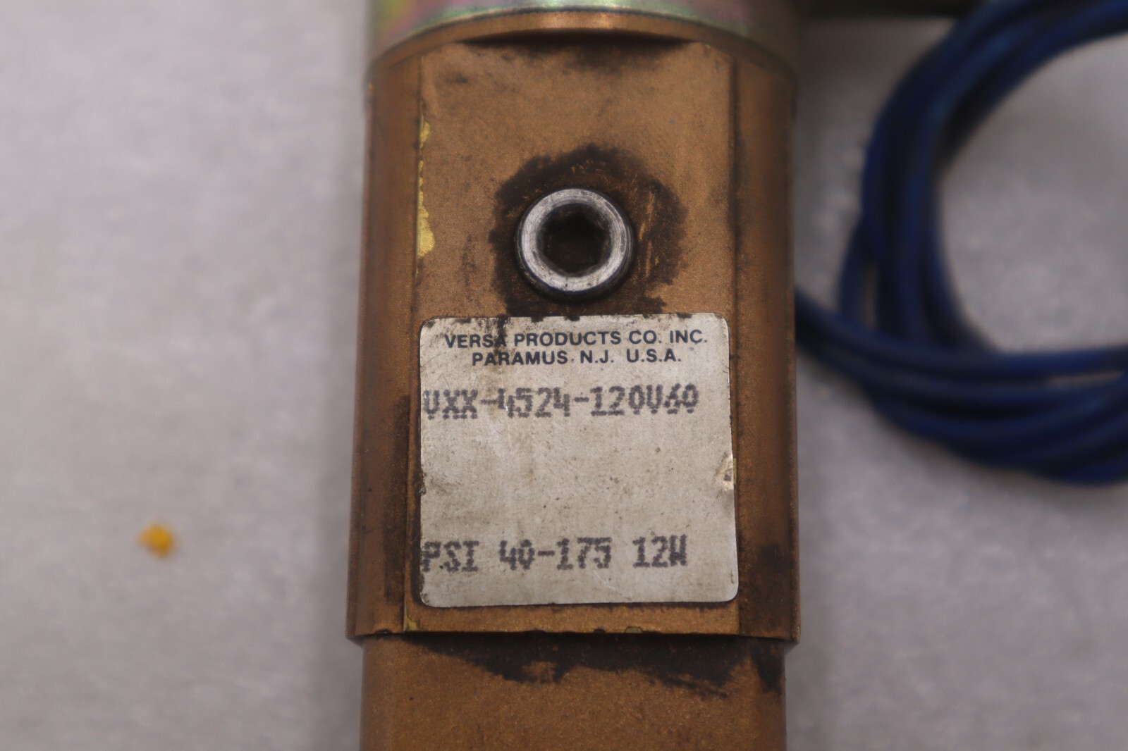 Used Versa 4 Way Valve VXX-4524-A120 4 Way / 3 Position STOCK 4718