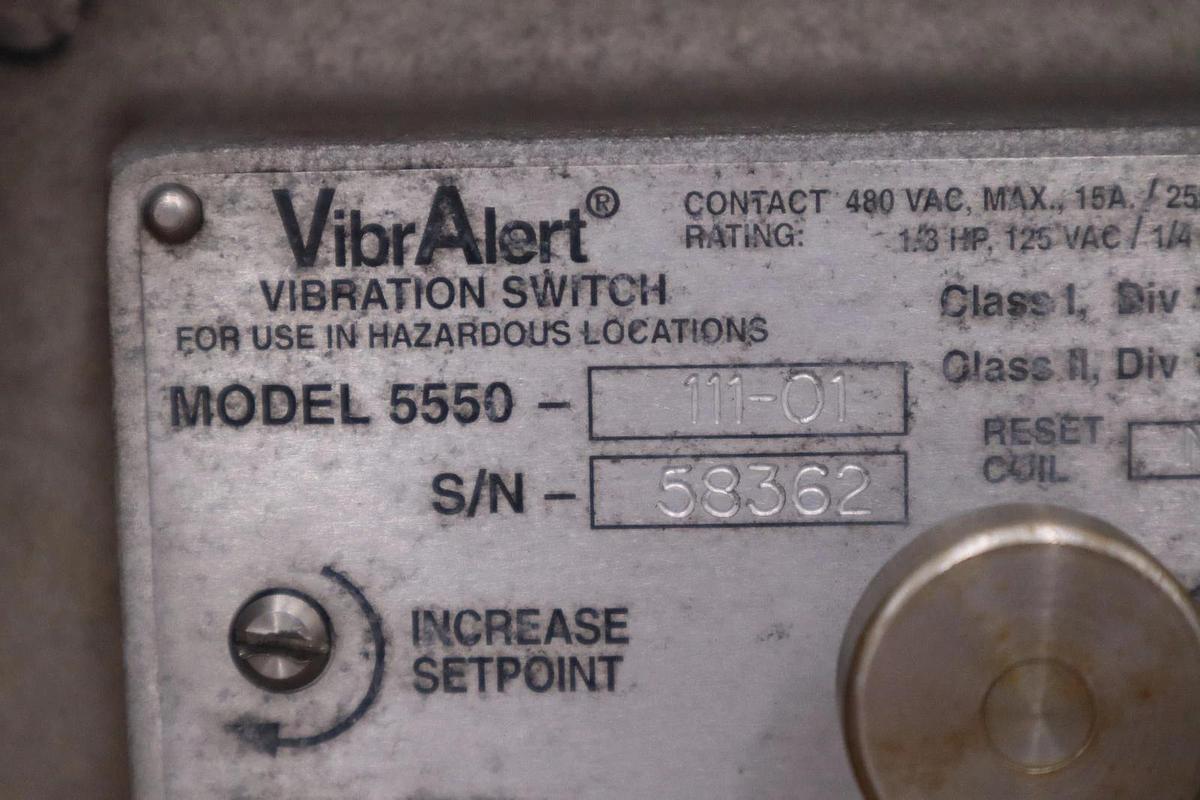 Used NEW Metrix 5550-011-01 Vibralert Vibration Switch 480V-AC STOCK H933