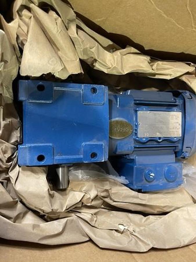 Used SEW-EURODRIVE w30drs71s4/z NEW IN BOX AC Motor .5 HP 1380 RPM S-68