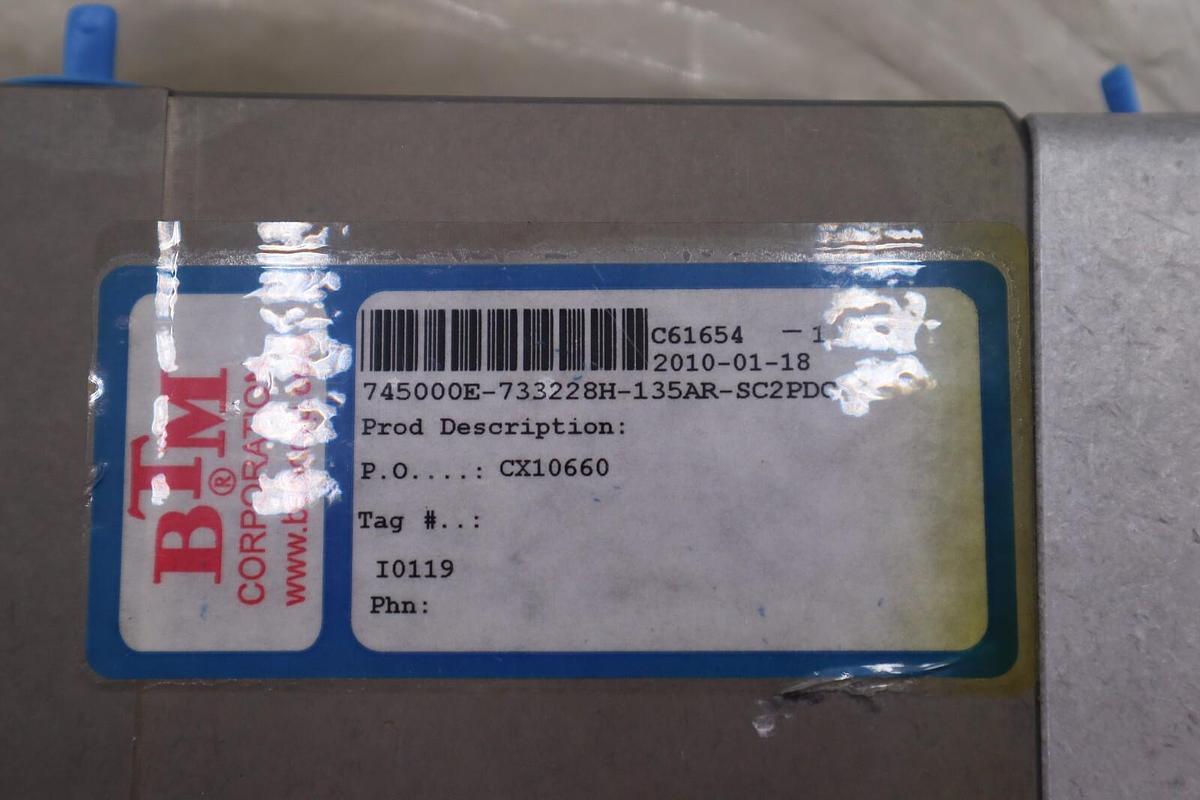 Used BTM CORP 74500E-733228H-135AR-SC2P DC PNEUMATIC POWER CLAMP #827A