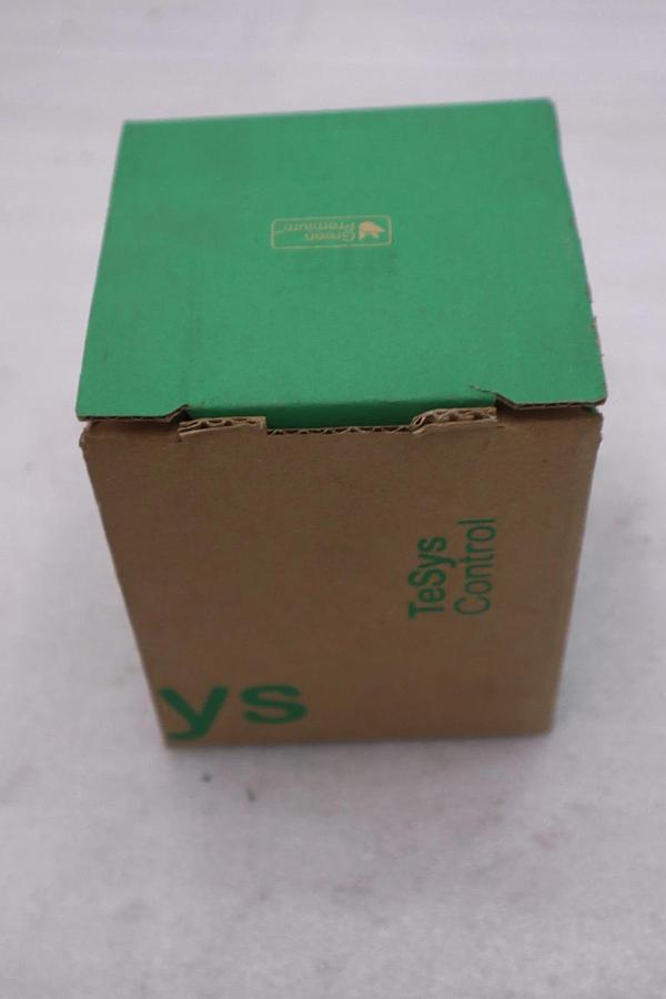 Used New Schneider Electric LC2D32G7 32amp Reversing Contactor Stock 3257A