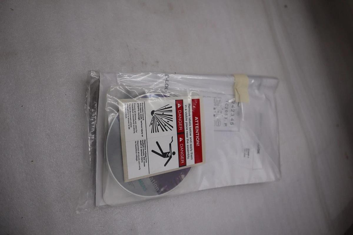 Used SIEMENS 352PEA21VNNNNAN DIGITAL CONTROLLER SINGLE-LOOP - STOCK GF1010