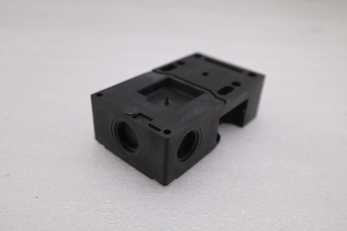 Schmersal AZ16-03ZVRK-M16 INTERLOCK SWITCH NEW OPEN BOX STK H1250A