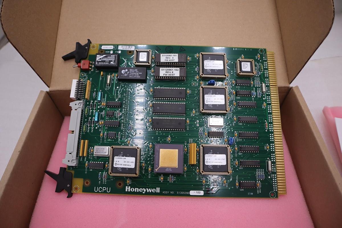 NEW Honeywell Card 51305390-100 UCPU KIT STOCK G219