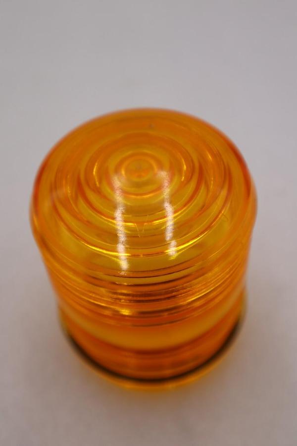 HYSTER 1526082 LENS AMBER STOCK #K-1557A
