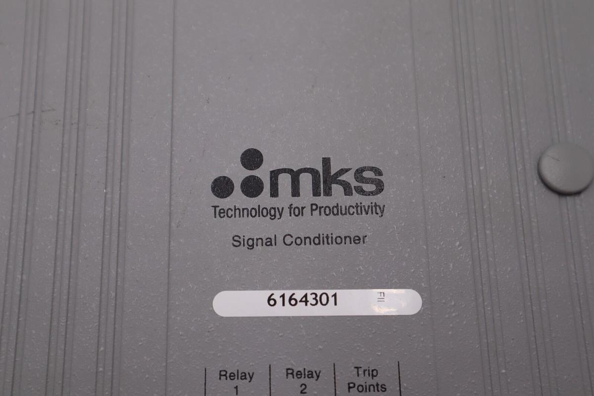 Used NEW MKS Signal Conditioner and Remote Transducer Model 621C11TBFHC Stock 1010A