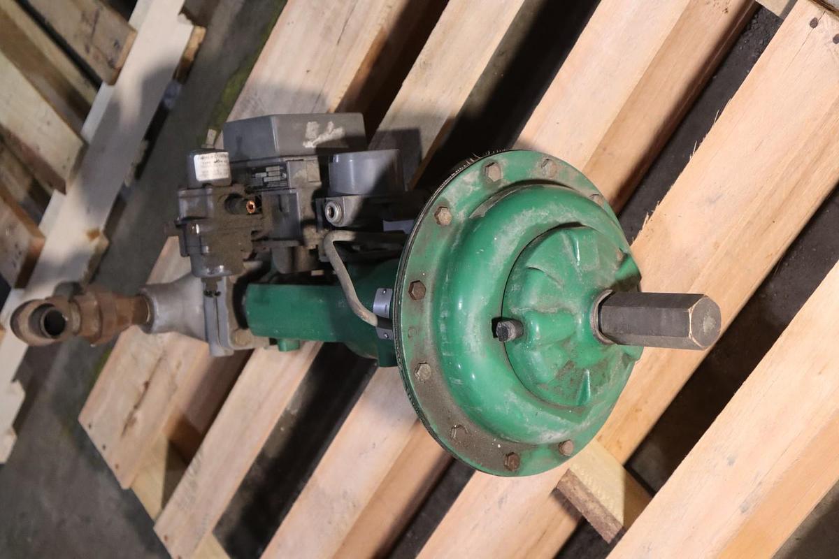 Used Fisher Control Valve Size 1 With Type EZ Pneumatic Actuator