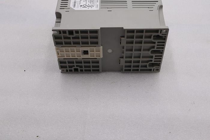 Used Allen Bradley 22D-D2P3N104 POWERFLEX-40 AC DRIVE 1.0HP SER A L-497