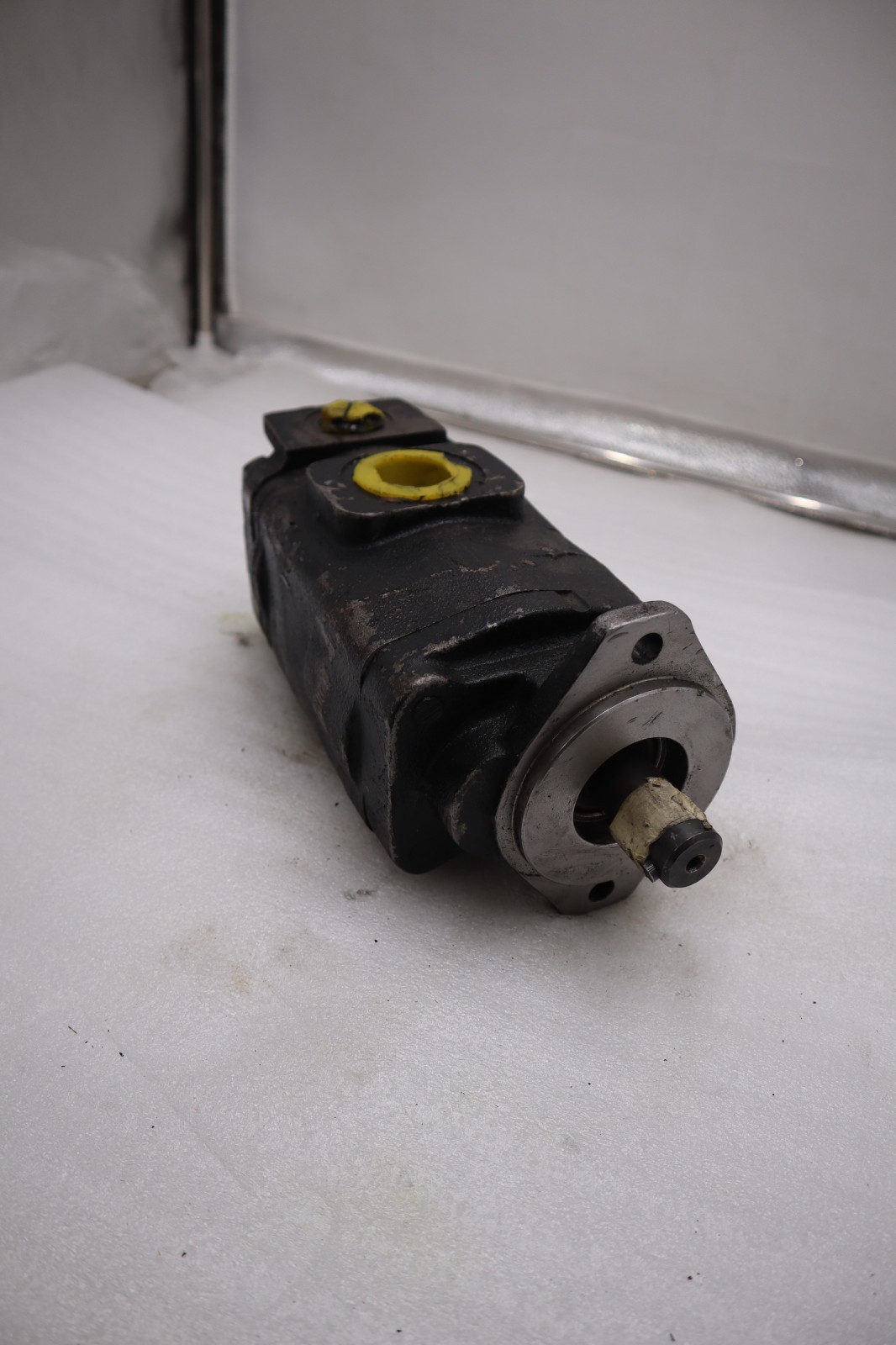 Used 3269121137 Parker Commercial Intertech Gear Pump STOCK H1841