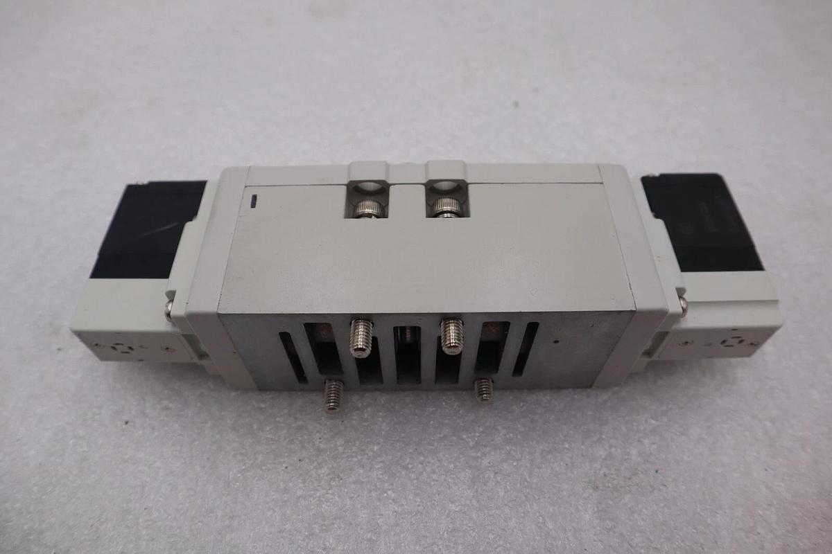 NEW SMC EVS7-8-FIG-D-3ZRM0 Valve 9 AVAILABLE STOCK S-390