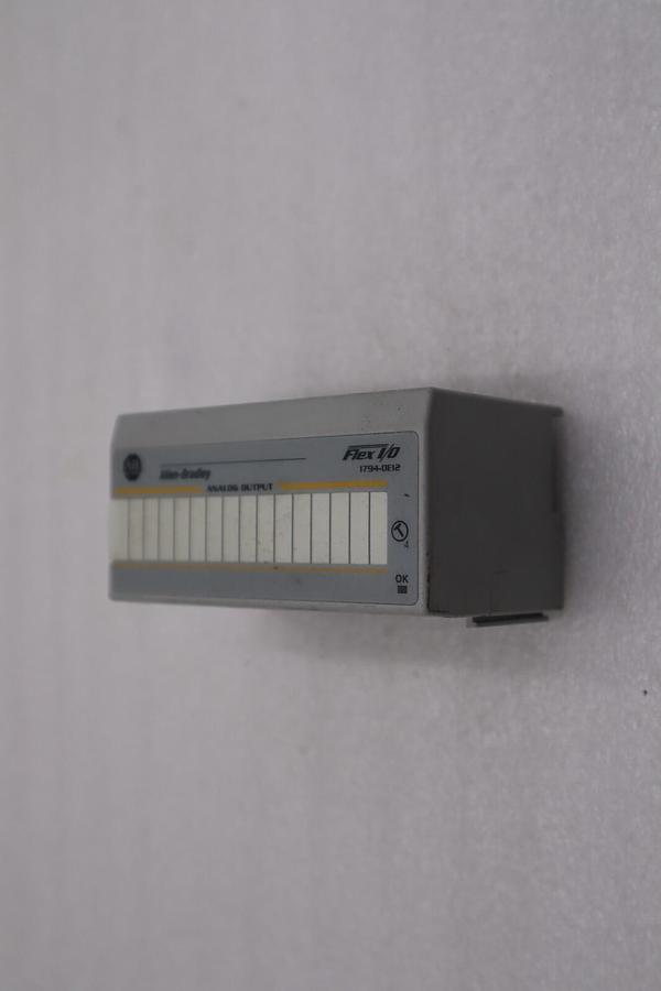 Used Allen Bradley 1794-0E12 SER A FLEX I/O ANALOG OUTPUT MODULE STOCK H132A