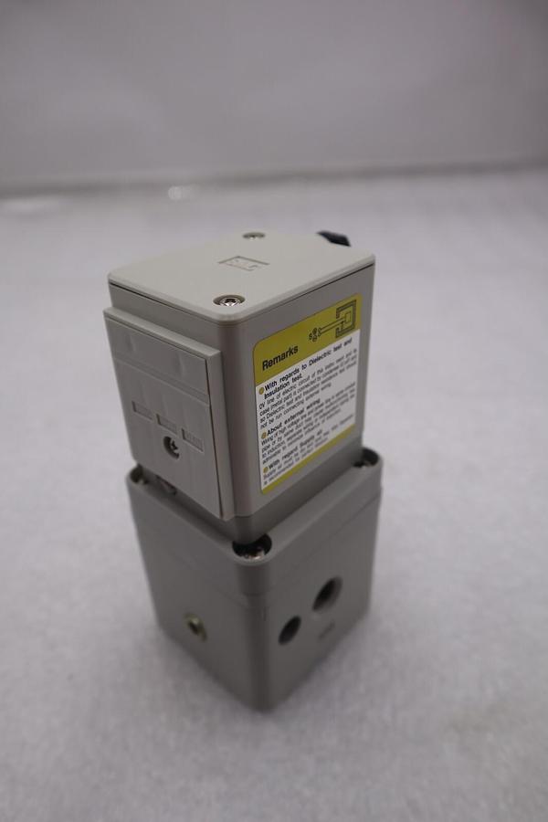 Used SMC IT4051-N32 E/P Regulator IT4051N32 NEW FOUR AVAILABLE STOCK S-365