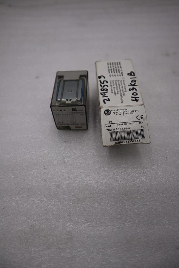 LOT OF 4 - AB ALLEN BRADLEY 700-HA33Z24-4 RELAY 3 POLE 10A 24V DC STOCK H1139A