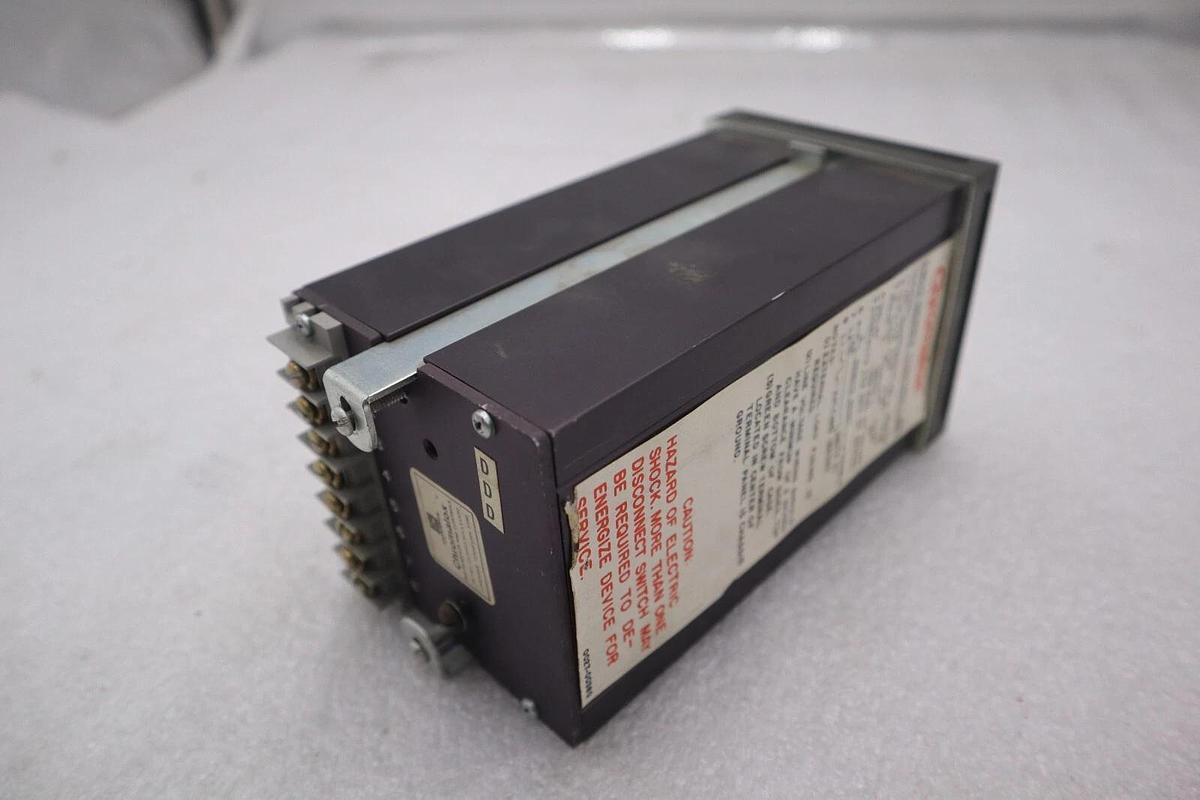 Used CHROMALOX 3800 SERIES CONTROLLER #K-2657