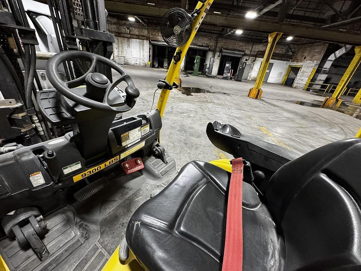 Used 15,500LB. HYSTER MDL S155FT WITH 84" CASCADE EXTRA HEAVY CASCADE PAPER CLAMP