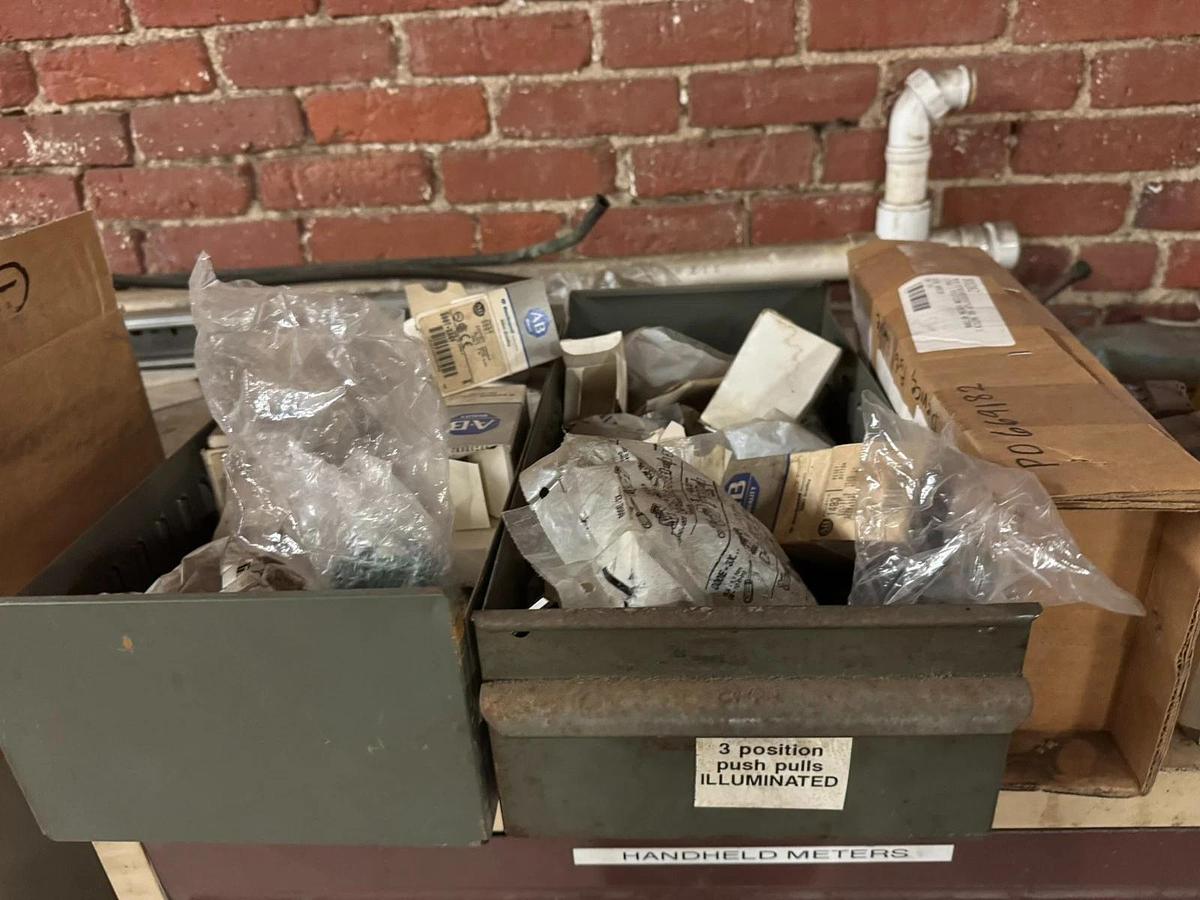 Used VIDMAR STYLE TOOL CABINET 13 DRAWER  (NO CONTENTS)