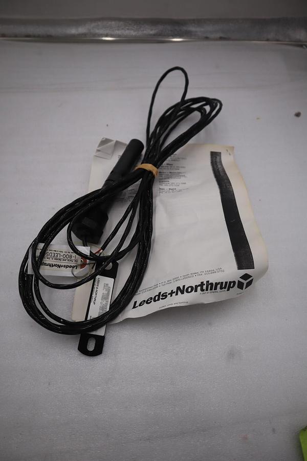 Used NEW OPEN BOX Leeds & Northrup 4905-1-33-088-20-000 Conductivity Cell STK G264A