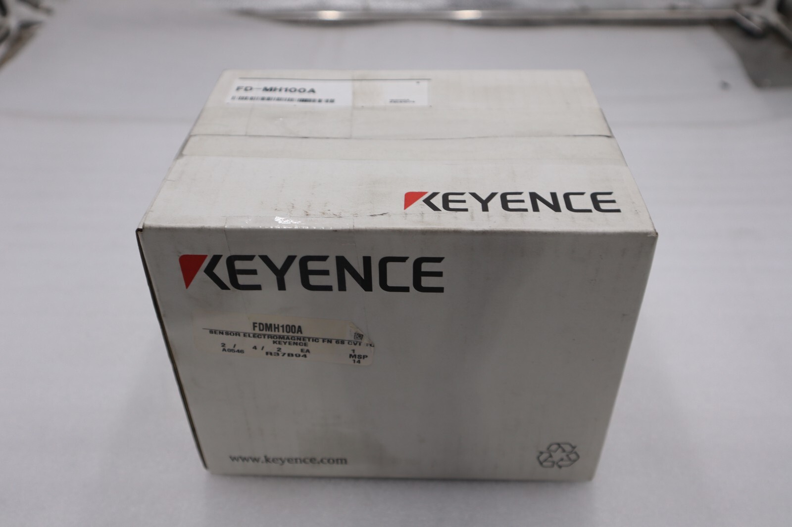 KEYENCE CORP FD-MH100A / FDMH100A (NEW IN BOX) STOCK 4425A