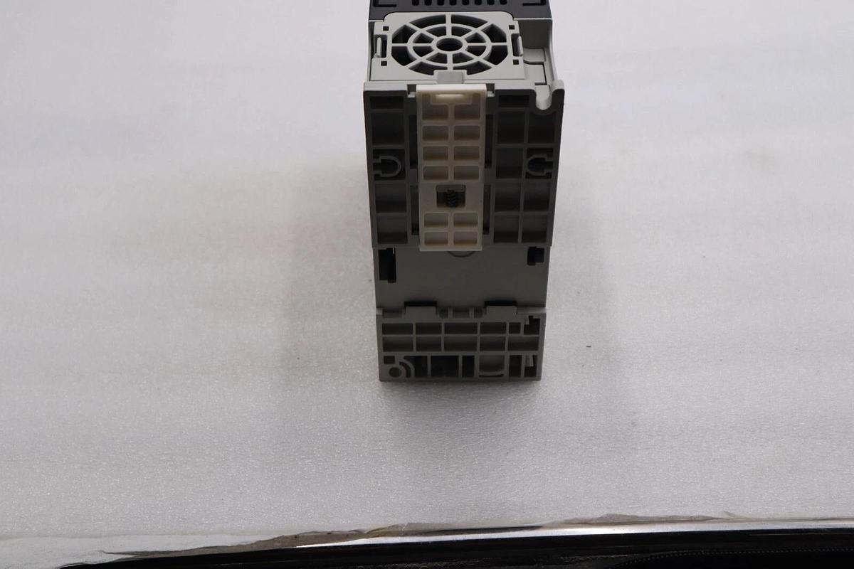 Used ALLEN BRADLEY 25A-D4P0N104 POWERFLEX 523 1.5kW/2.0HP SER A STOCK #1891