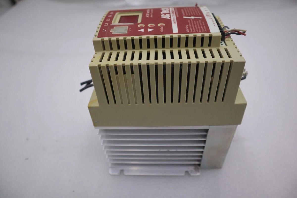 Used Lenze AC Tech SM450 Variable Speed Drive 5 HP 3.7 kW 400-480V 3 Phase STK 2278-A