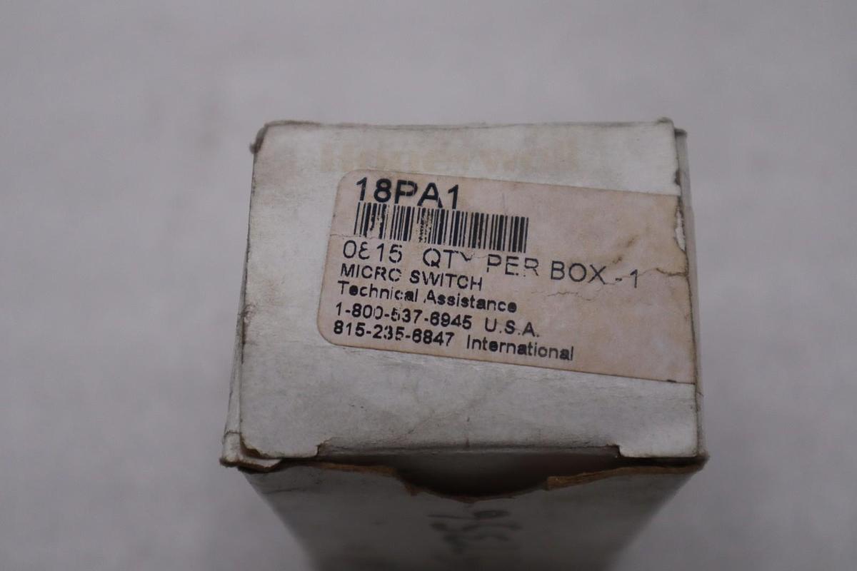 Used NEW OPEN BOX Honeywell 18PA1 Micro Switch Terminal Block STK H915A