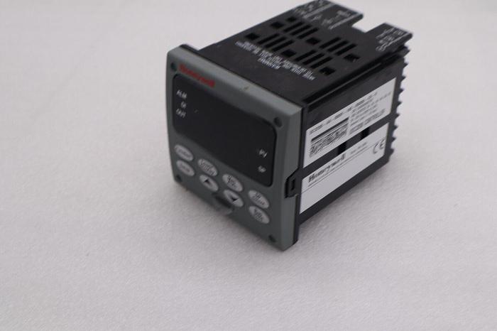 NEW HONEYWELL DC3200-AA-000R-140-00000-E0-0 UDC3200 CONTROLLER STOCK 2200