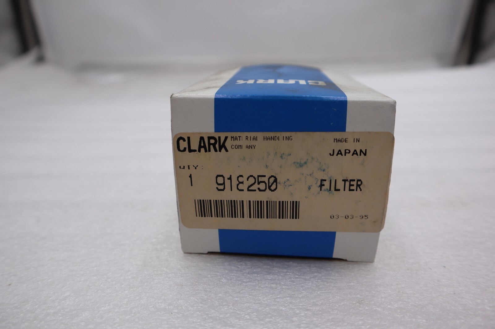 Used NEW OPEN BOX Clark 918250 Oil Filter STOCK 2116-A