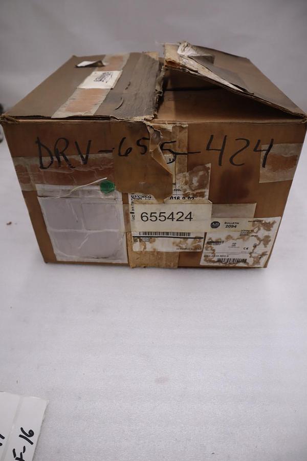 Used NEW Allen Bradley 2094-AC09-M02-S /A Kinetix 6000 Integrated Axis Module #SGF-15
