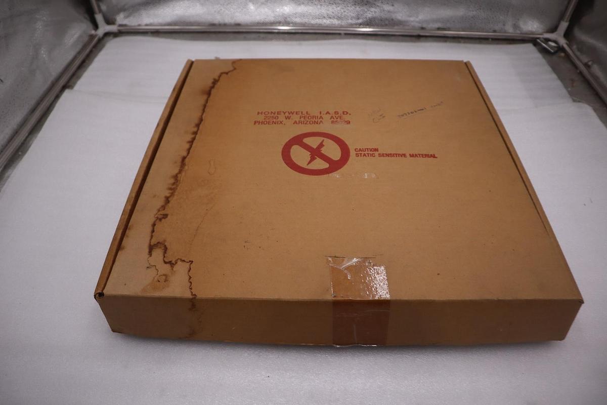 Used HONEYWELL 80360206-001 CIRCUIT BOARD NEW WITH BOX STOCK G614