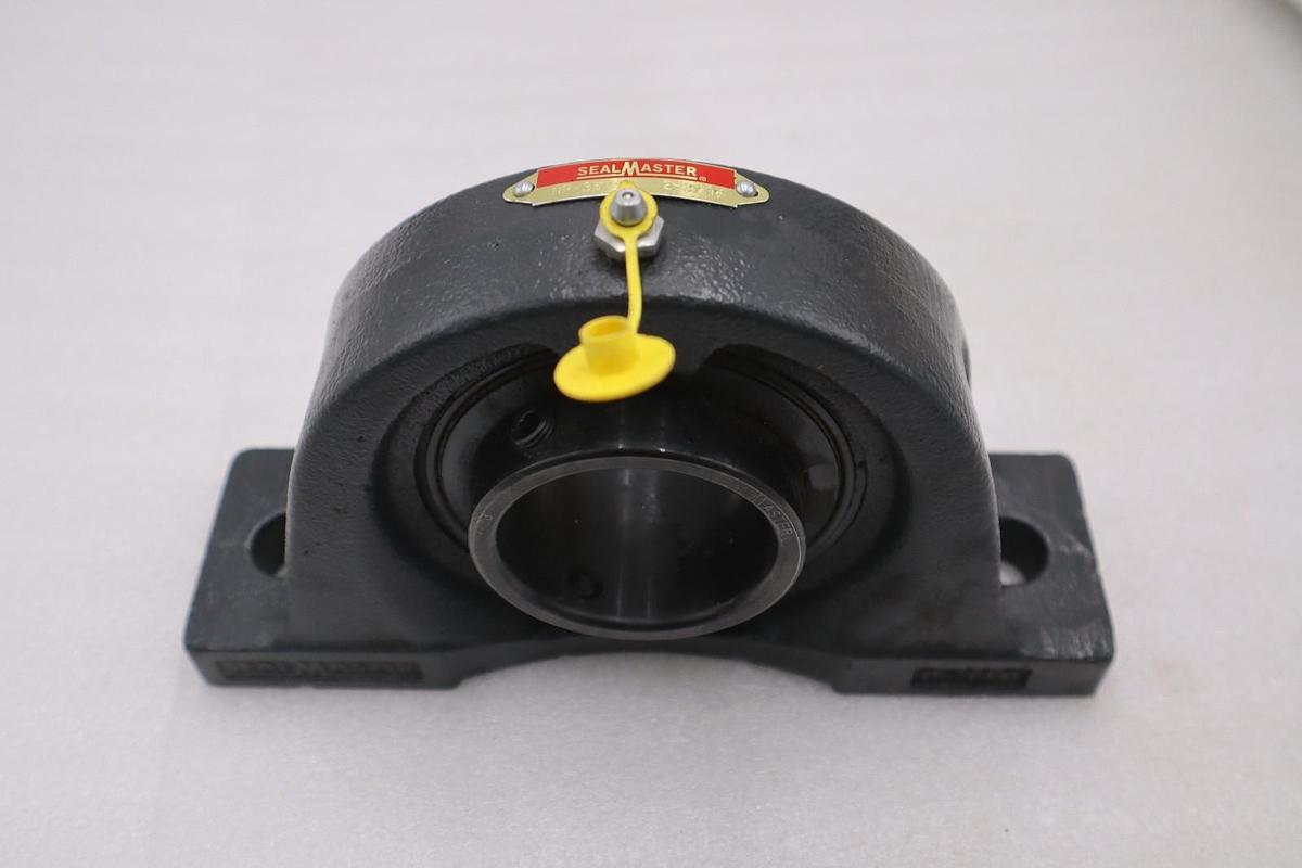Used SEALMASTER NP-35 PILLOW BLOCK BEARING BORE: 2-3/16" - NEW IN BOX - STOCK GF579A