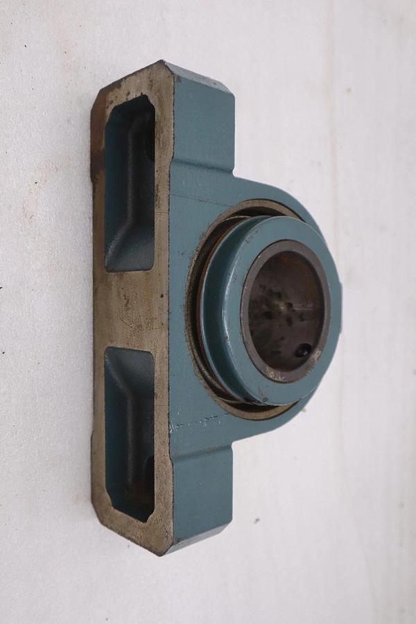 Used SURPLUS NEW DODGE P2B-S2-207RE/ 070305 Pillow Block Bearing Assy – STOCK CC87