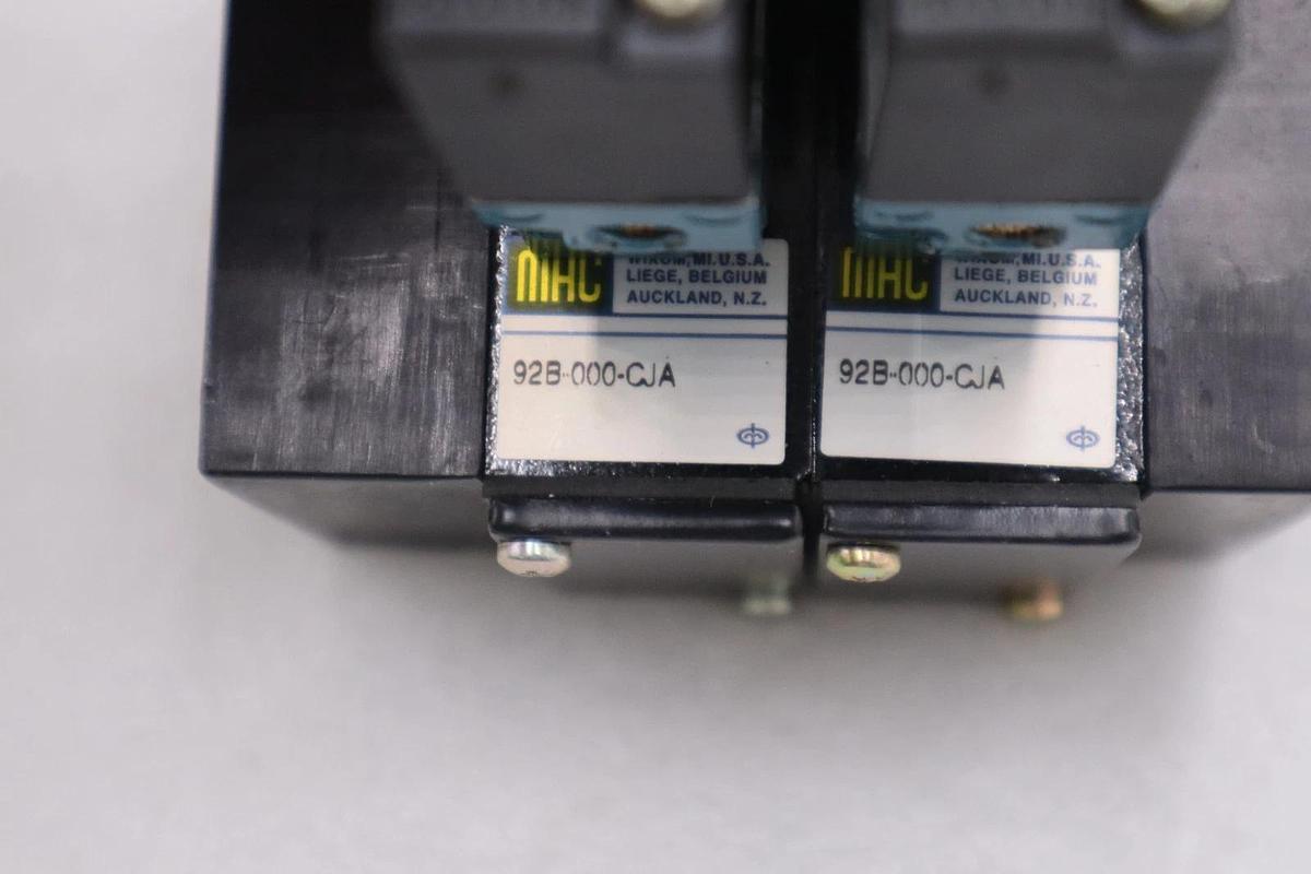 MAC VALVES (2) 92B-AAA-000-DM-DDAP-1DM W/ 92B-000-CJA MANIFOLD BASE STOCK H1302