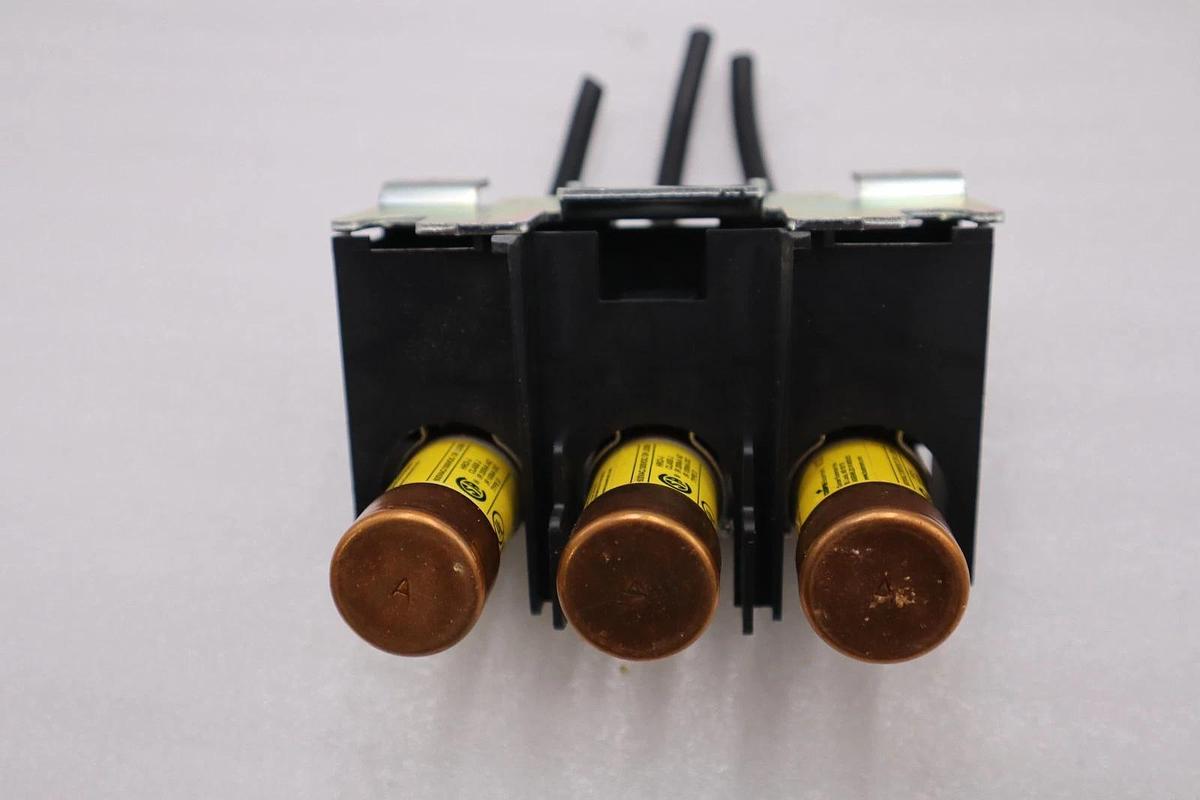 Used SQUARE D 40566-040-51 FUSE BLOCK WITH FUSES STOCK H1730