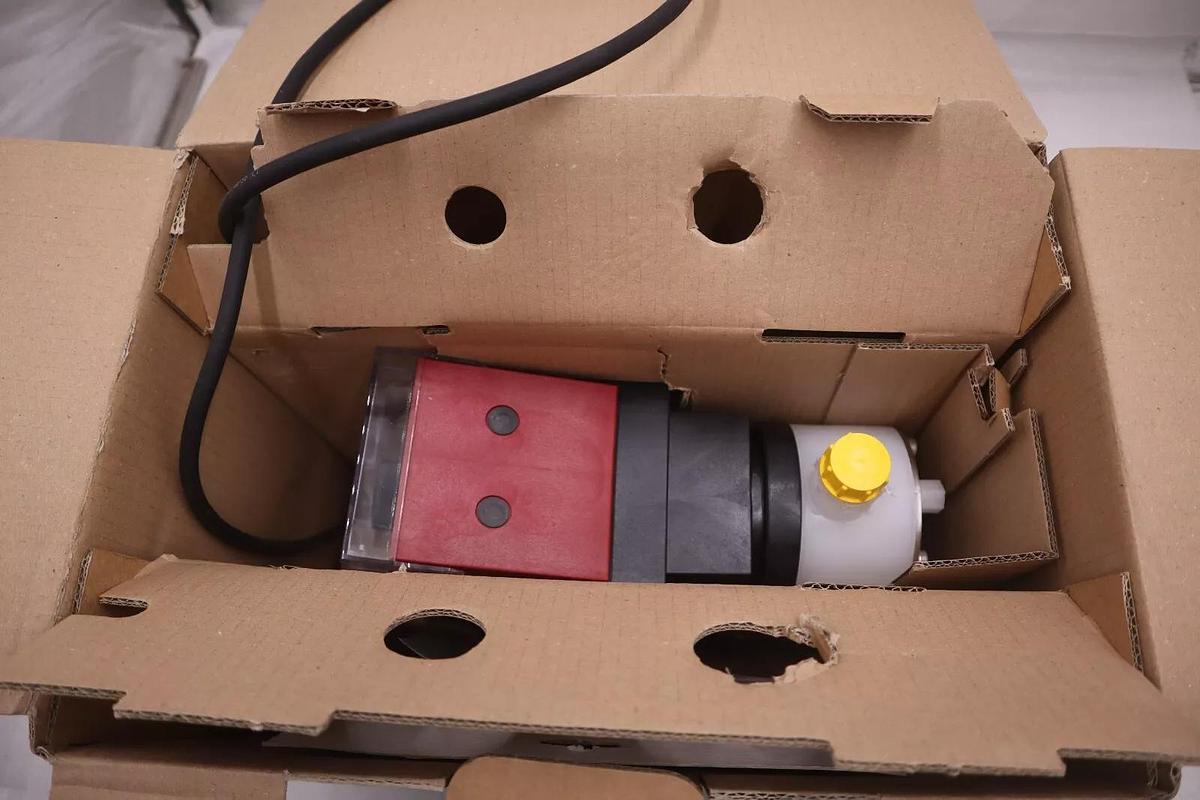 Used NEW Grundfos DDA 30-4 / PV/T/C-F-31U7U7BG Chemical Dosing Pump #G431